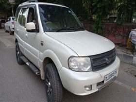Tata safari ex white 